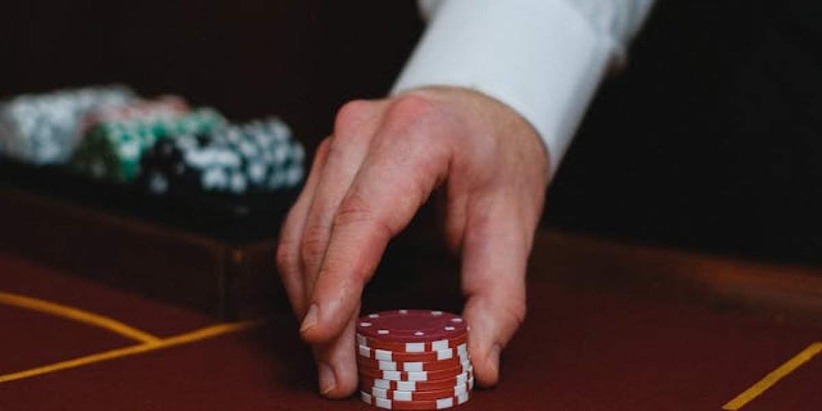 A női játékosok igényeinek kielégítése online kaszinókban: Hogyan változik a játékmenet és a marketingstratégia a női kö